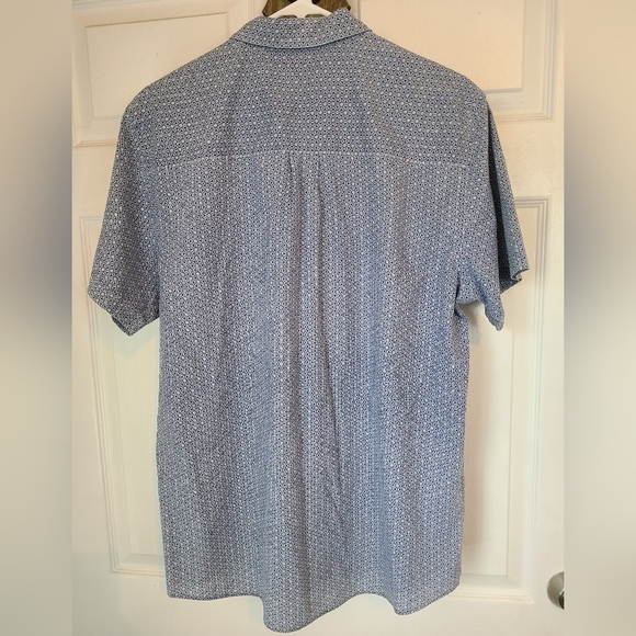 (632) Van Heusen Men's Short Sleeve Button Down Shirt, Size: Large Color: Blue - Picture 9 of 12